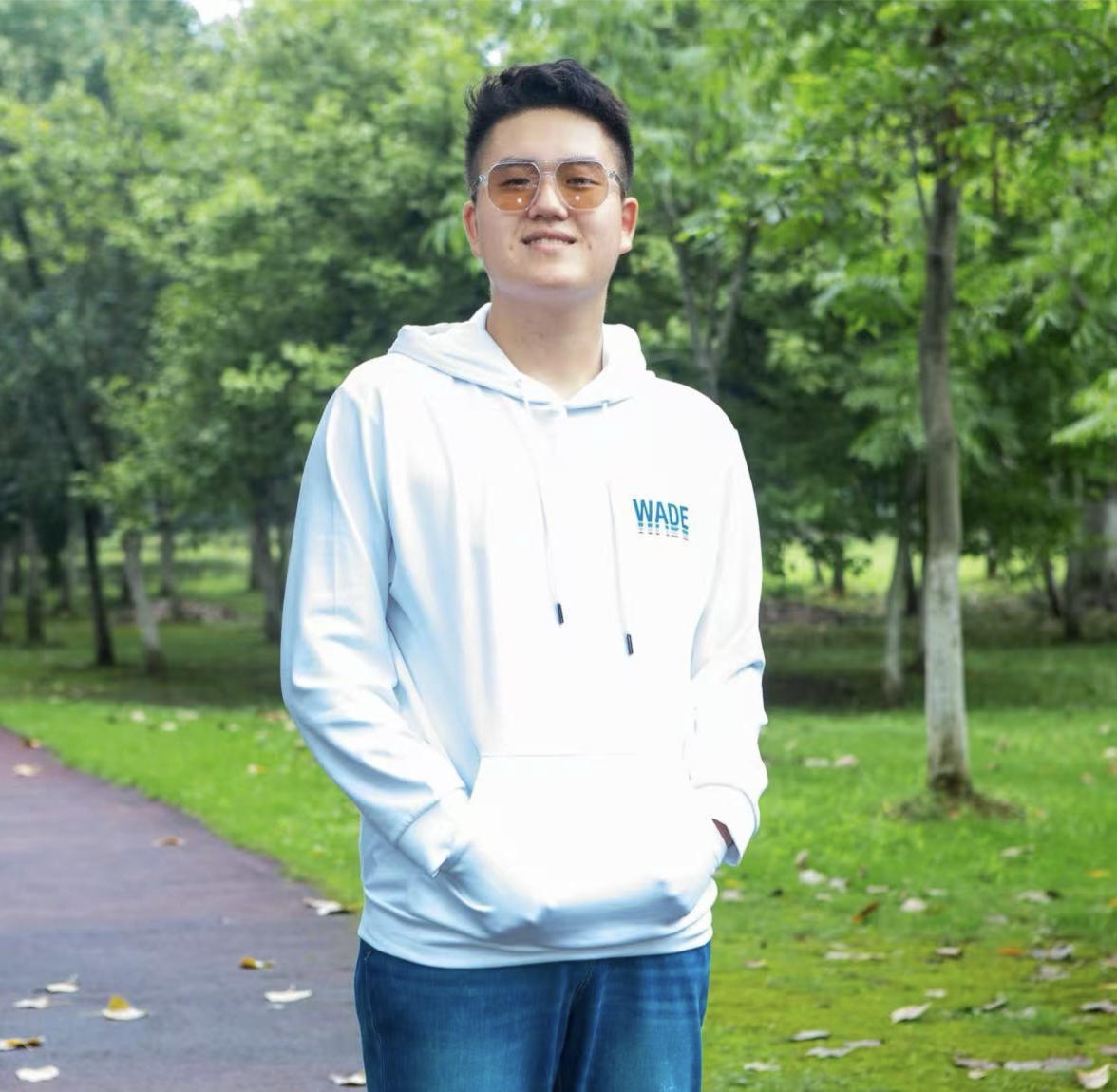 Zirui Pang (庞梓瑞)